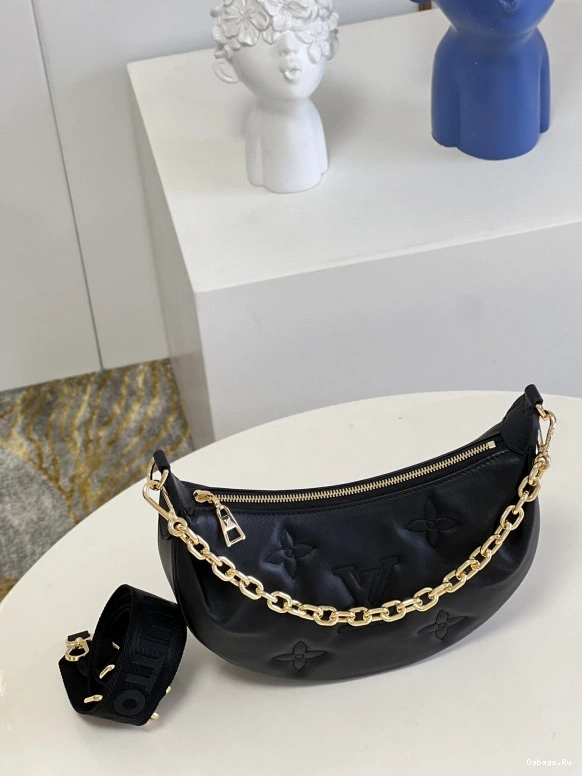 LOUIS VUITTON THE MOON OVER 0518